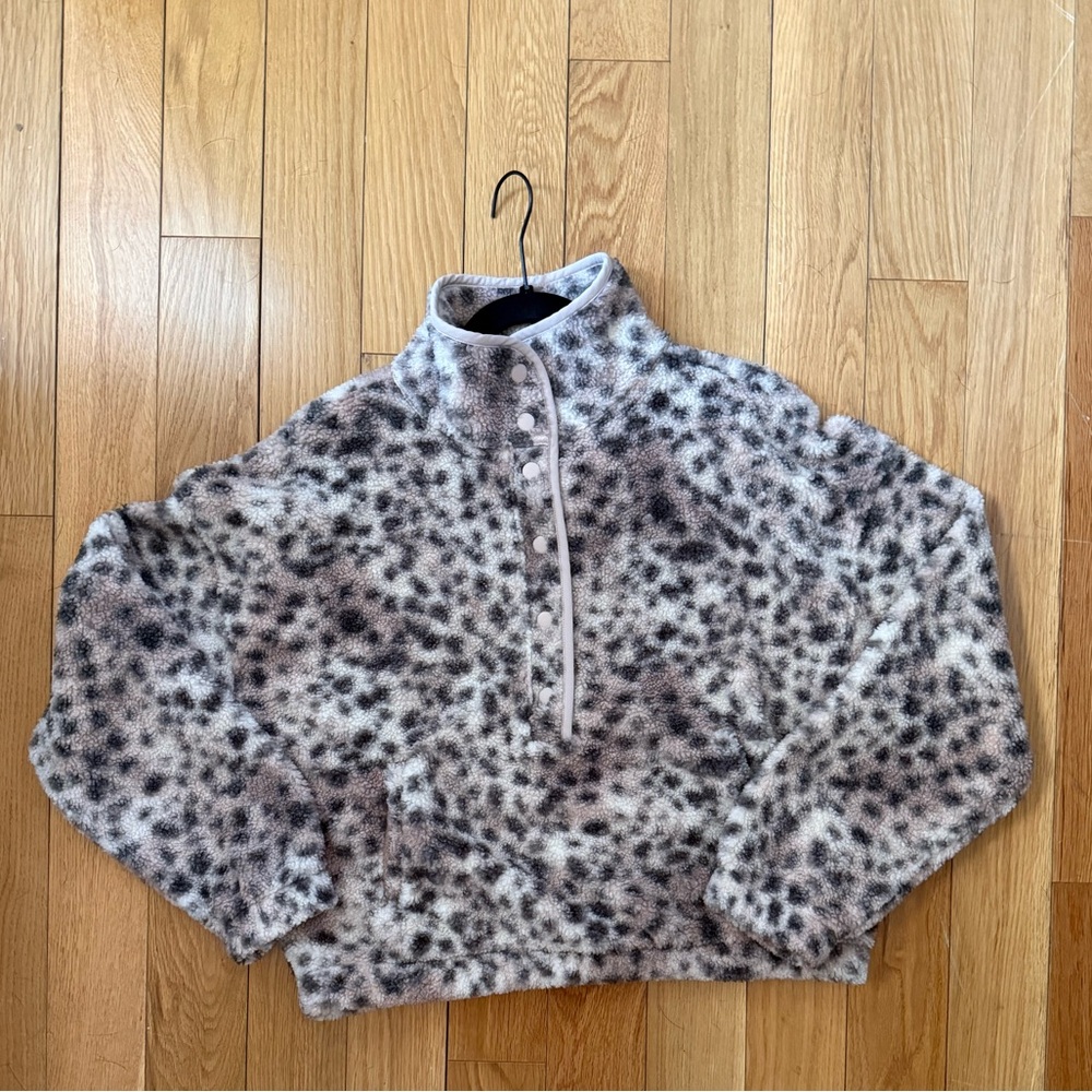 American Eagle Leopard Print Cropped Sherpa- Button Up